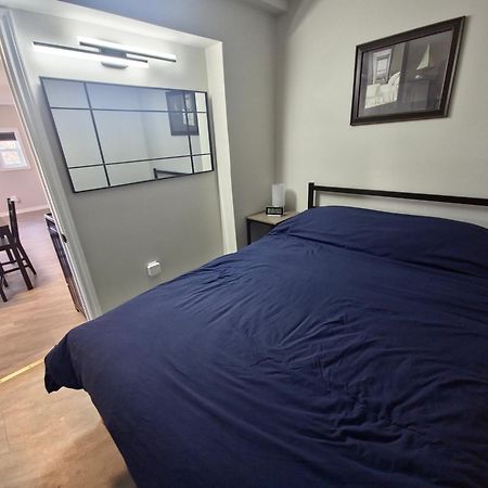 Cozy Home On A Quiet Street Minutes To Dt קינגסטון מראה חיצוני תמונה