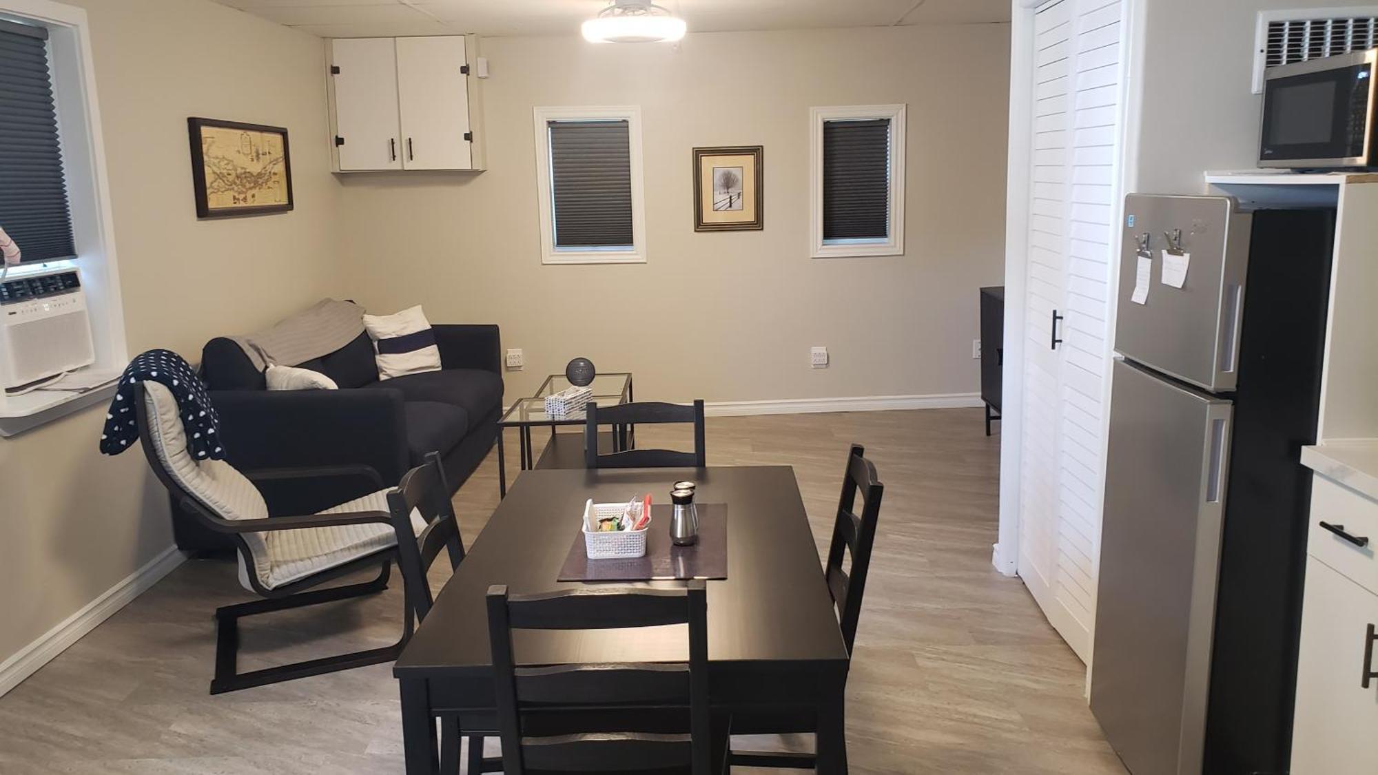 Cozy Home On A Quiet Street Minutes To Dt קינגסטון מראה חיצוני תמונה