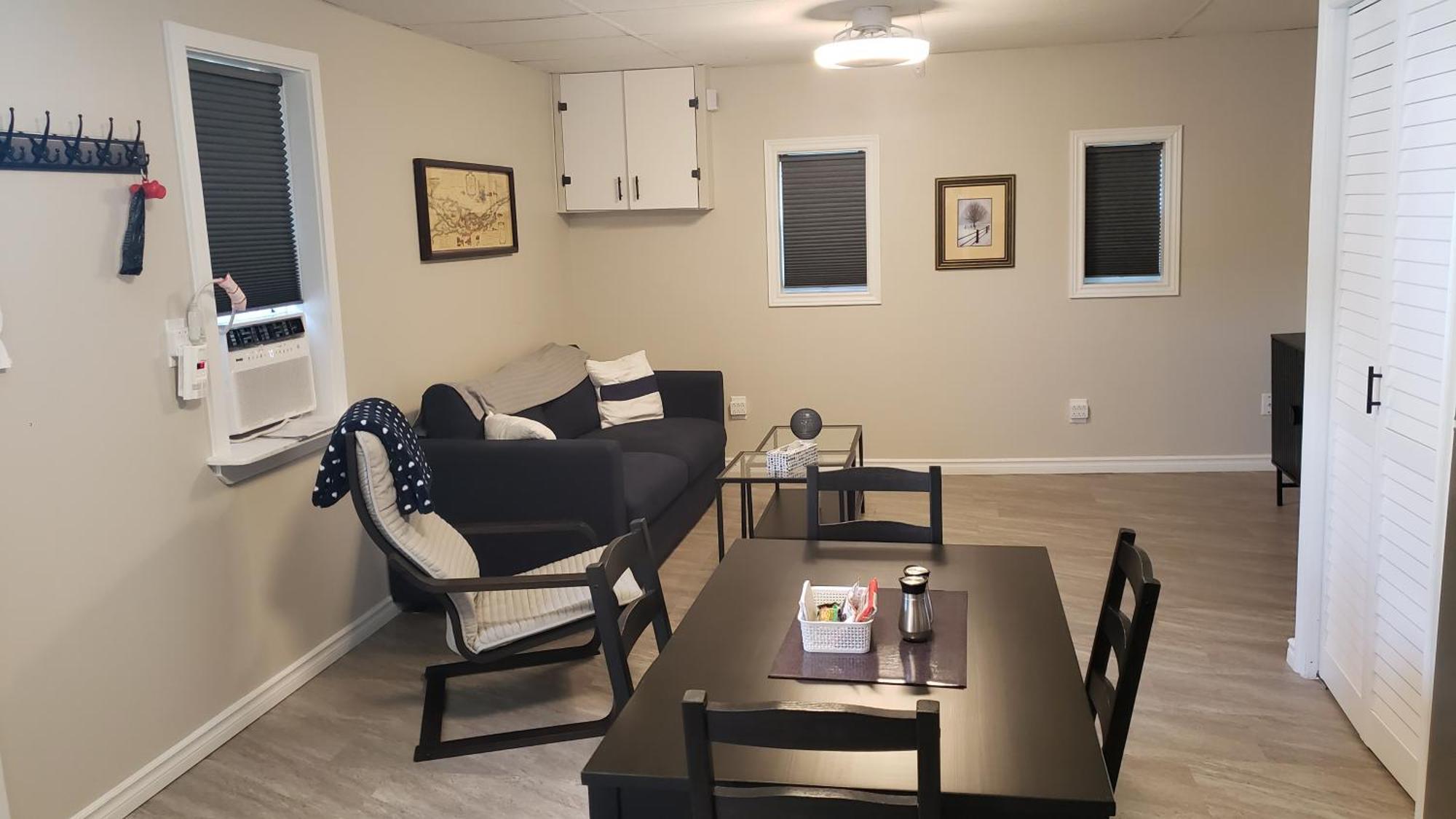 Cozy Home On A Quiet Street Minutes To Dt קינגסטון מראה חיצוני תמונה