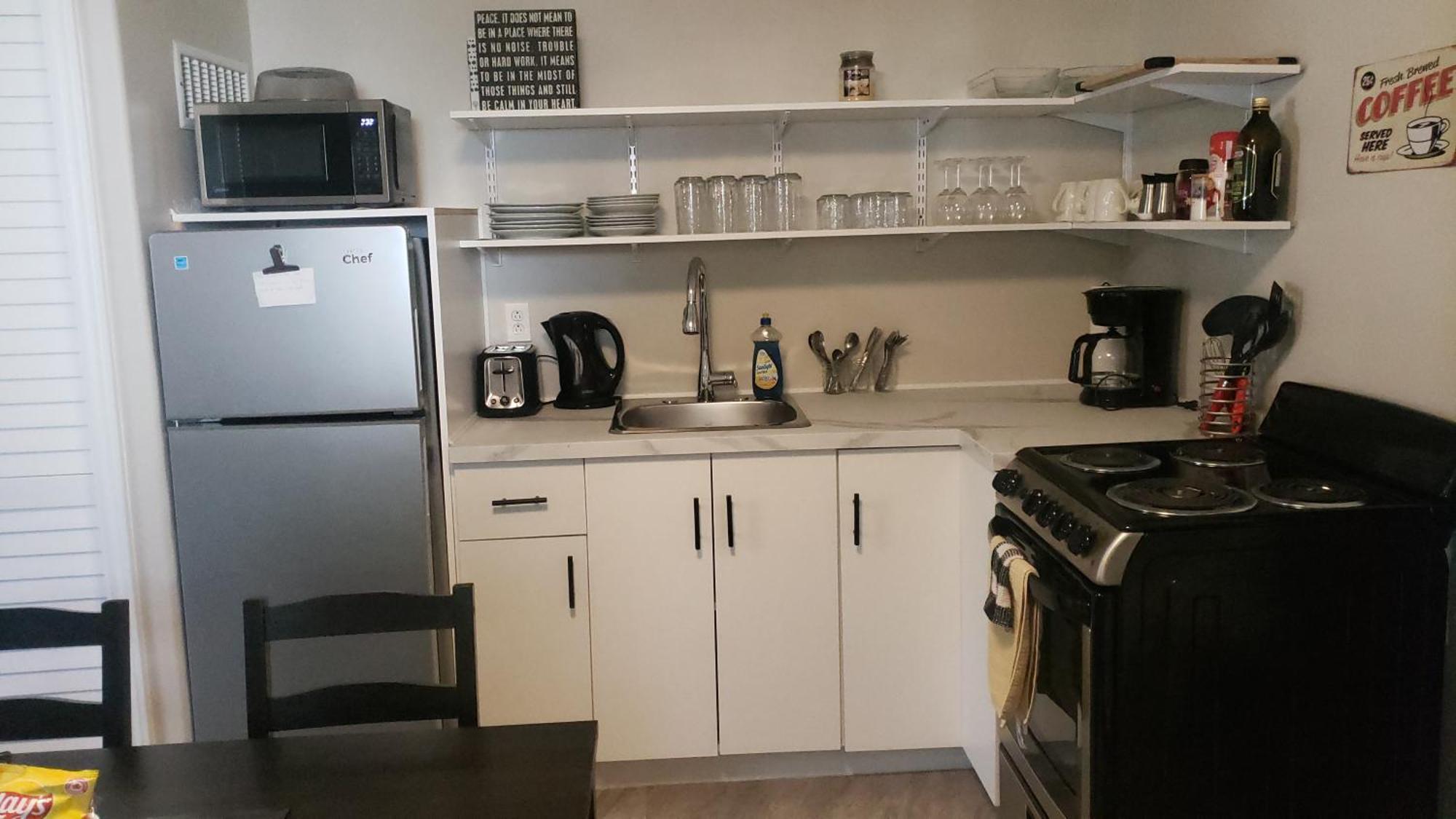 Cozy Home On A Quiet Street Minutes To Dt קינגסטון מראה חיצוני תמונה