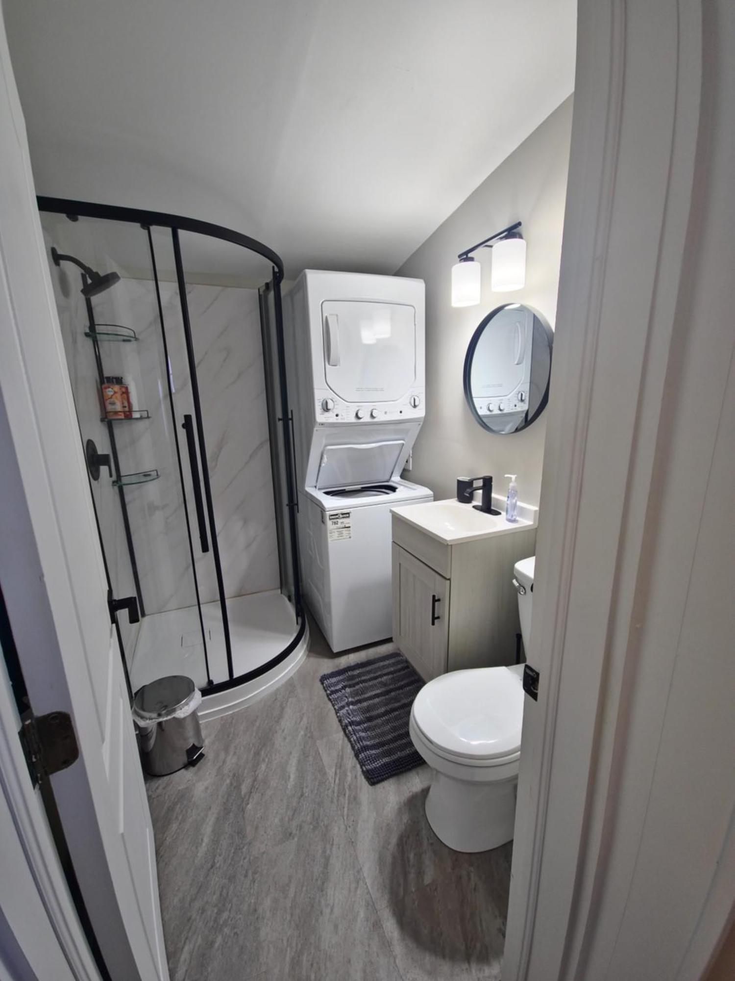 Cozy Home On A Quiet Street Minutes To Dt קינגסטון מראה חיצוני תמונה